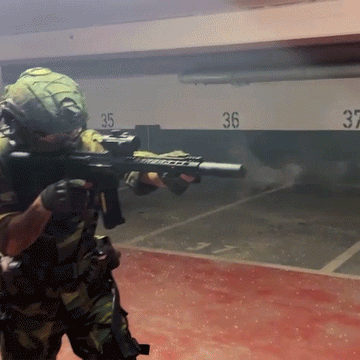 Silo-Smokey-BT.gif?v=1770348340&width=360